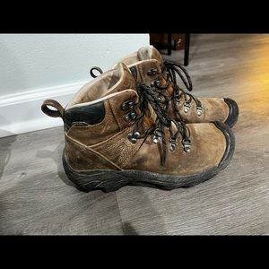 Keen Women’s Hiking Boot